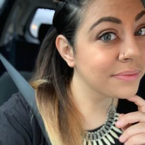 Meet your Posher, Dana